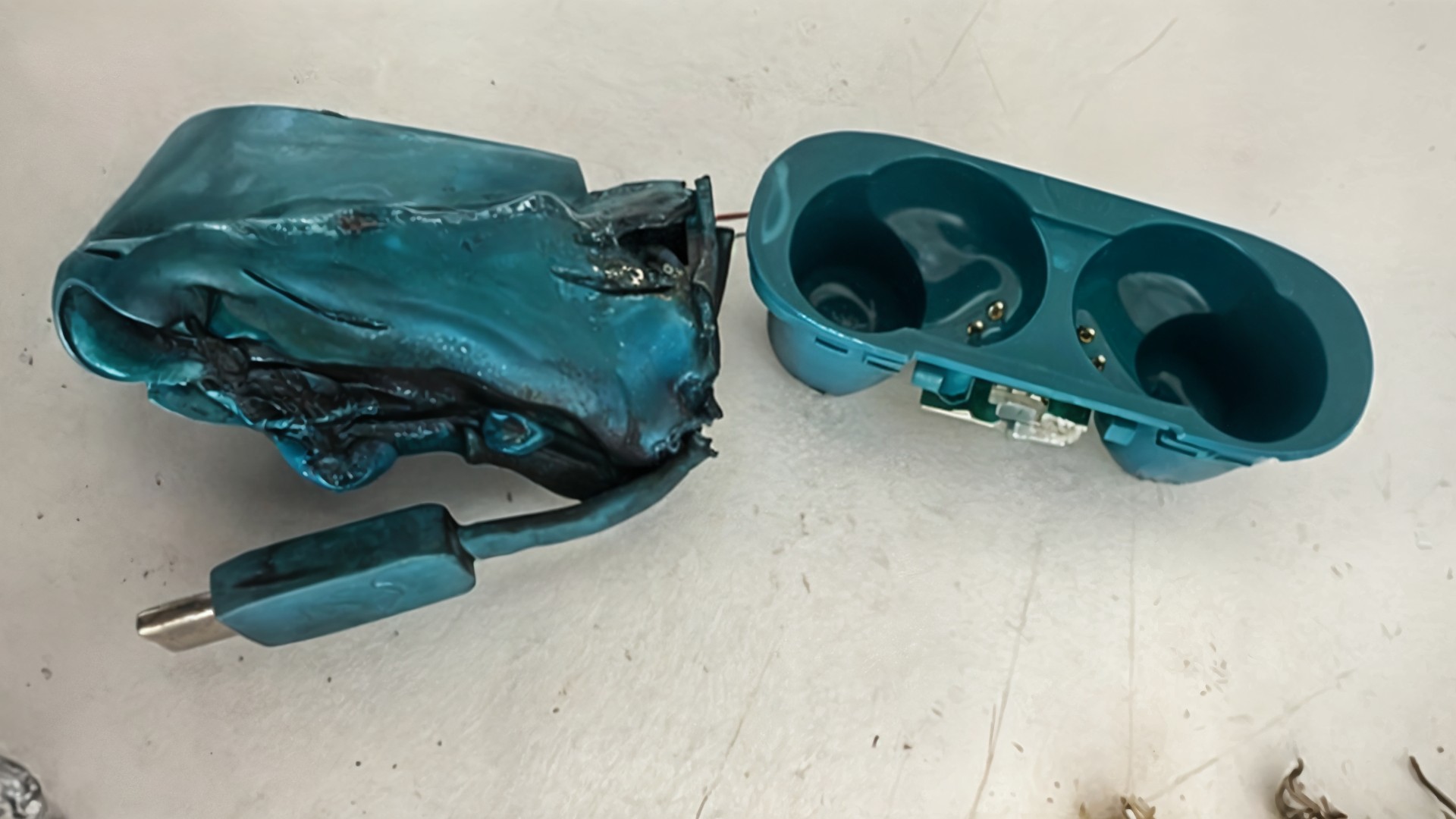 Smoking headphone battery forces Swiss Airbus to make emergency landing